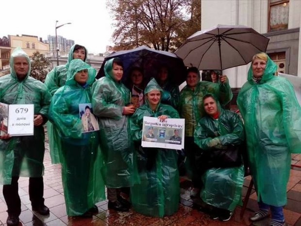 У той день, як він потрапив у полон, я дізналась, що вагітна, – дружина військовополоненого