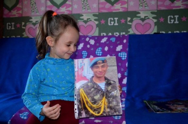 У той день, як він потрапив у полон, я дізналась, що вагітна, – дружина військовополоненого