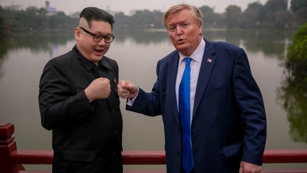 У Вєтнамі двійники Трампа та Кім Чен Ина розгулювали містом та давали інтервю: фото
