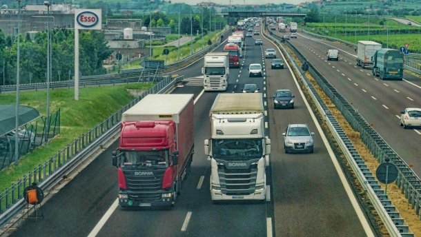 Укравтодор запровадить збір для вантажівок за проїзд дорогами України