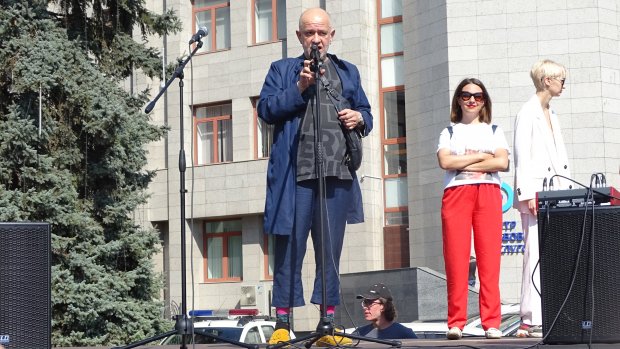 В Одесі влаштували культурний майдан проти звільнення Ройтбурда: вражаючі фото