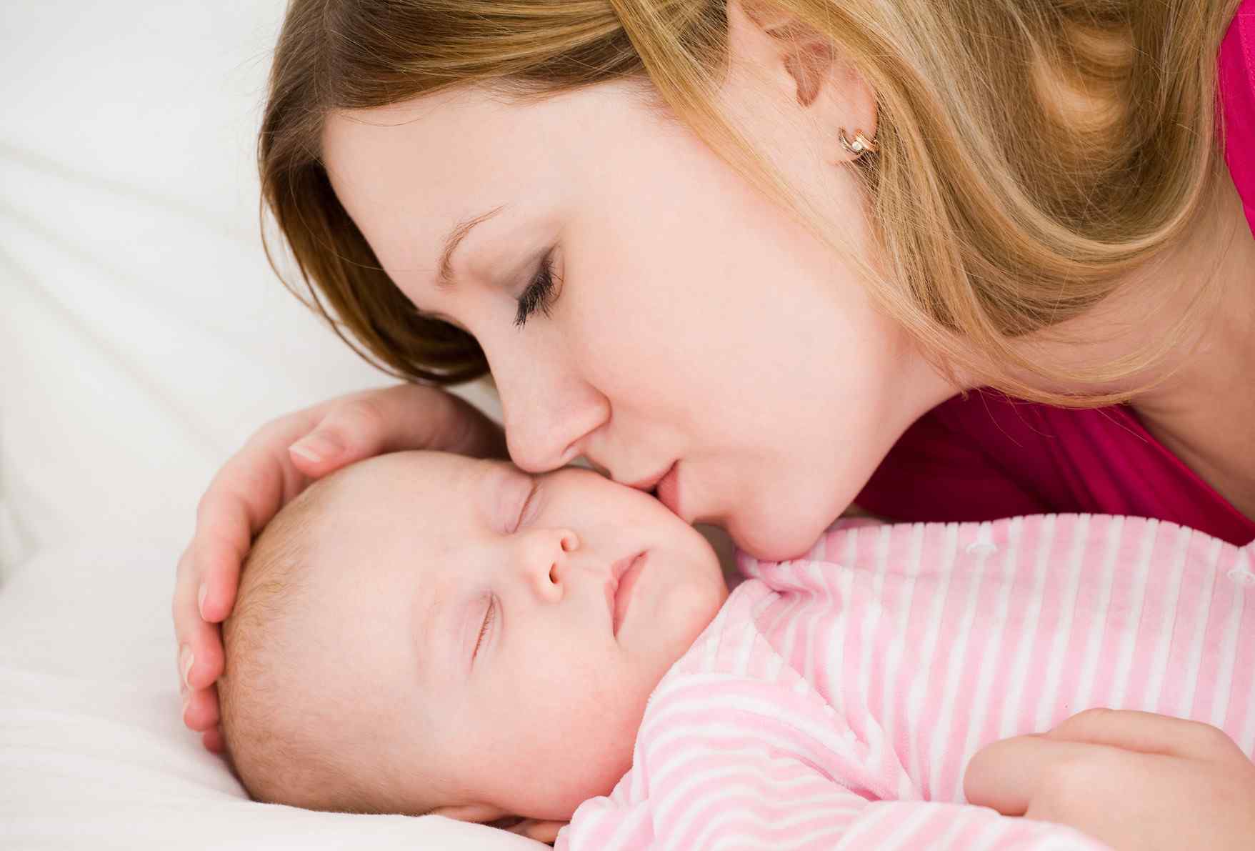 В Одессе на прошлой неделе родились две двойни и еще двести семь малышей