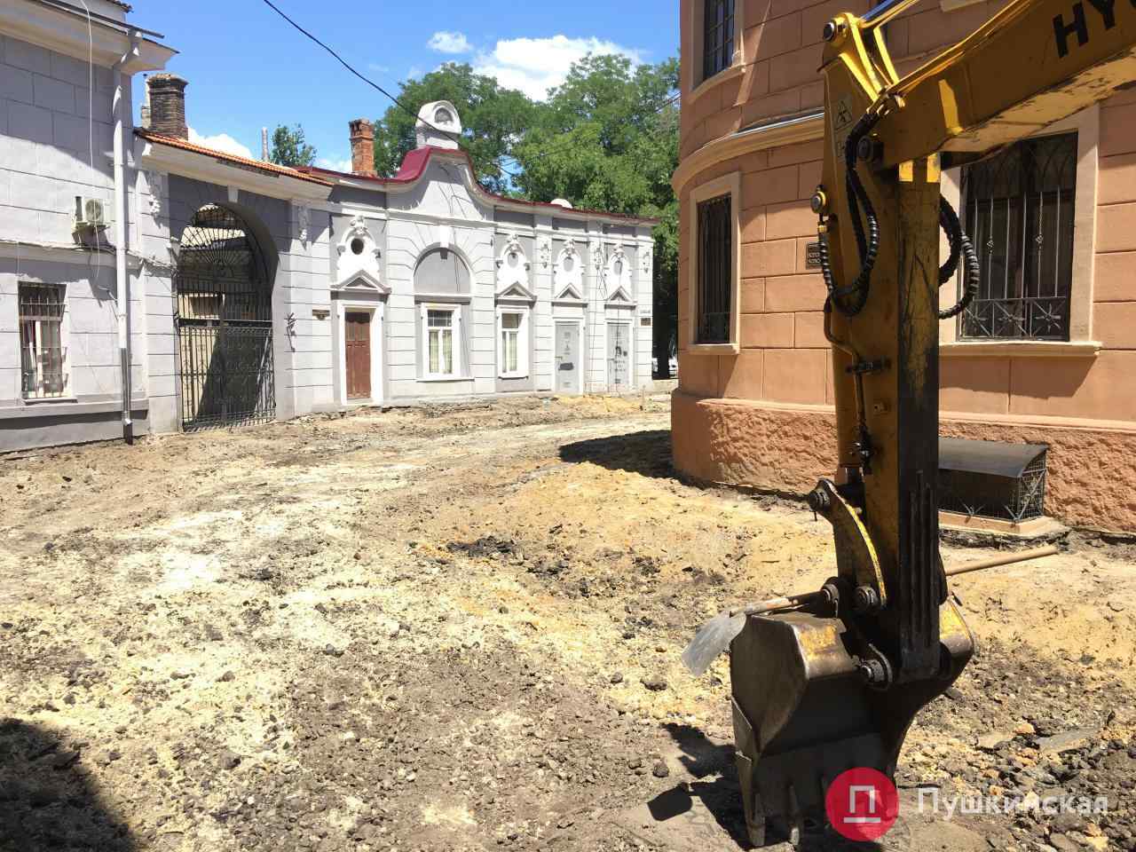 В Одессе начали ремонт Воронцовского переулка за 22 млн грн: как это происходит. Фото