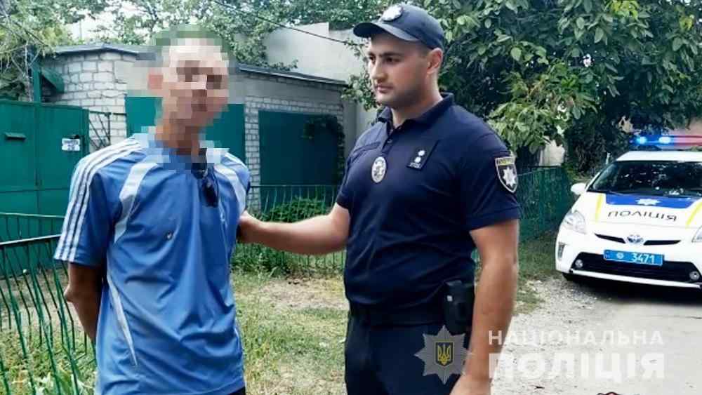 В Одессе пьяный мужчина устроил стрельбу в частном секторе. Видео