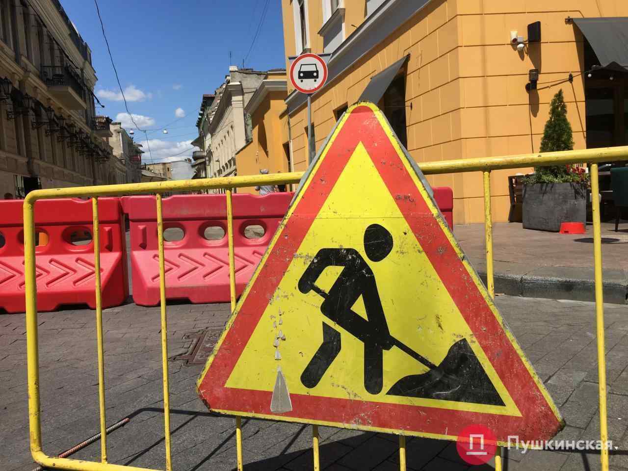 В Одессе улицу возле Дюковского сада снова решили отремонтировать: с нее снимут брусчатку