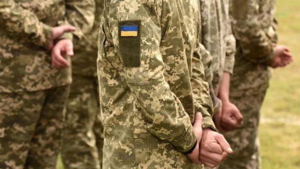 Військовим збільшили зарплату: кому і на скільки – інфографіка