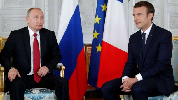 Візит Путіна до Макрона зобразили у вїдливій карикатурі про бідність росіян