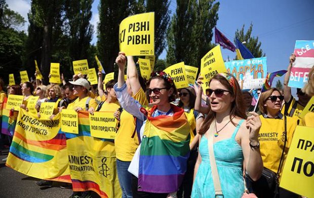 Як реагувати батькам, якщо дитина гомосексуал: поради психолога