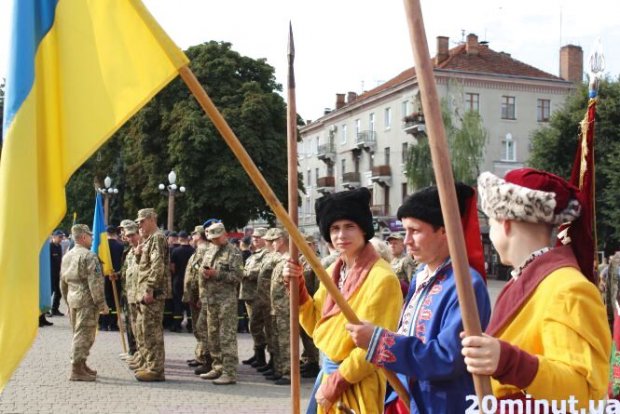Як відсвяткували День прапора в Україні: фото та відео