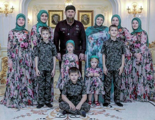 Як жорстокий і комічний правитель Чечні Рамзан Кадиров змушує виконувати свої команди