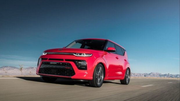 Який вигляд має новий довгоочікуваний кросовер від Kia: цікаві фото та відео