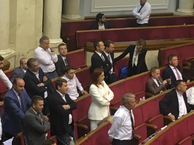 Зеленський позначив невідкладними 66 законопроектів: Рада підтримала усі – перелік