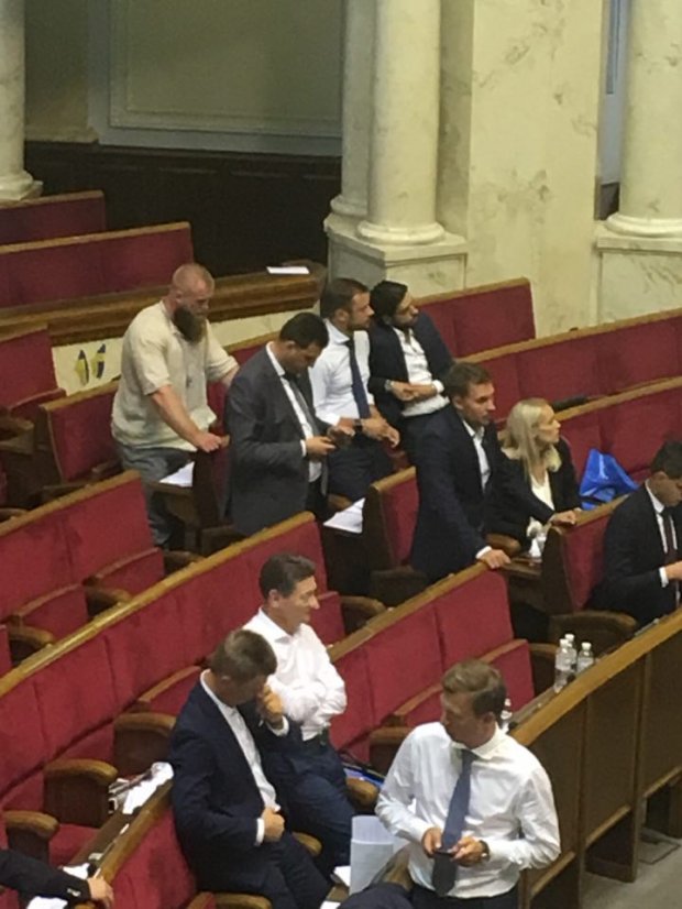 Зеленський позначив невідкладними 66 законопроектів: Рада підтримала усі – перелік