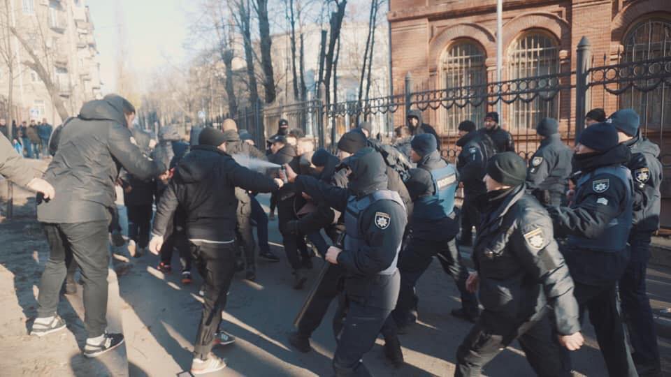 Активисты Нацкорпуса напали на съемочную площадку сериала об СССР и НКВД