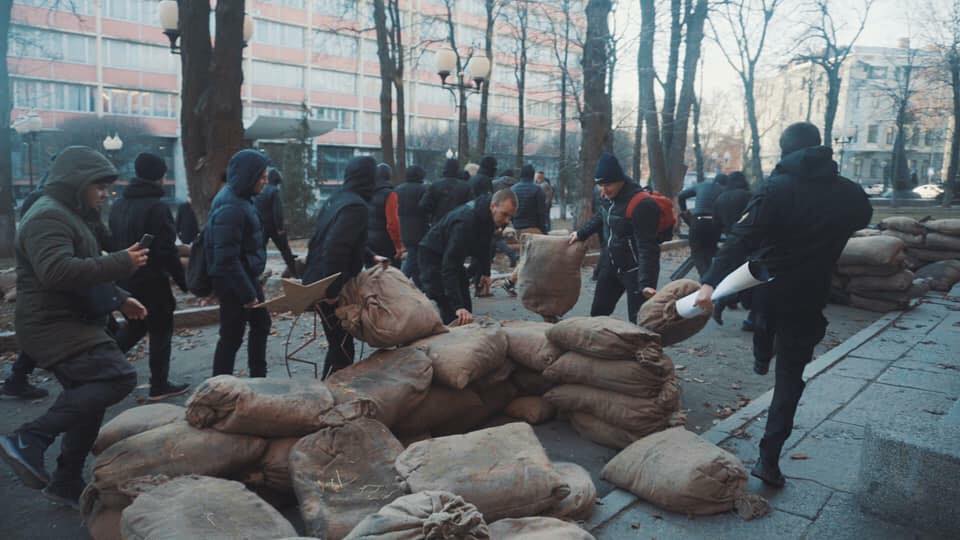 Активисты Нацкорпуса напали на съемочную площадку сериала об СССР и НКВД