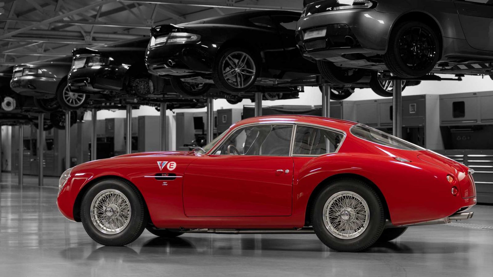 Aston Martin возродит легендарный спорткар Zagato Continuation: авто станет самым дорогим в истории компании (ФОТО, ВИДЕО)