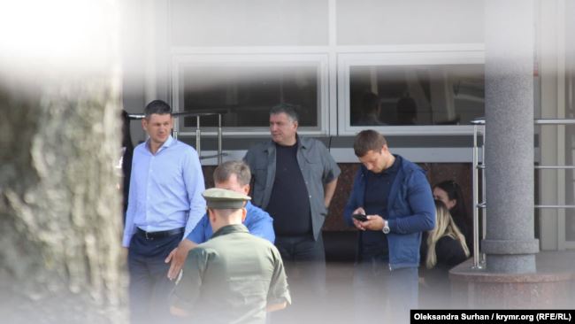 Аваков и Баканов прибыли в аэропорт Борисполь
