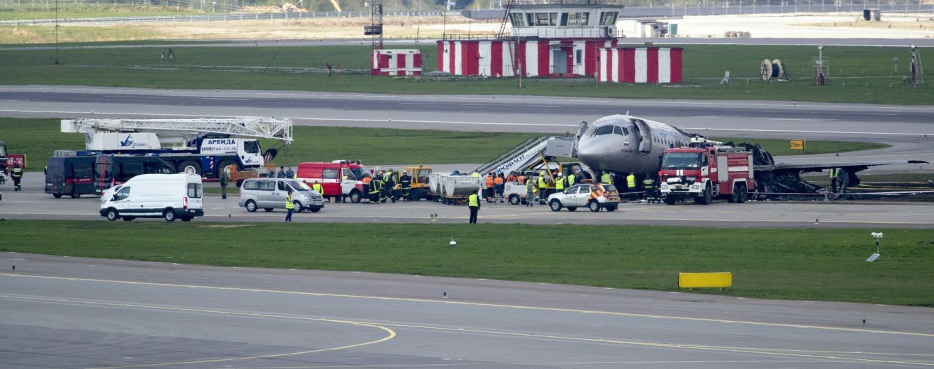 Авиакатастрофа в Шереметьево. Российские следователи обвиняют пилота в неправильном управлении