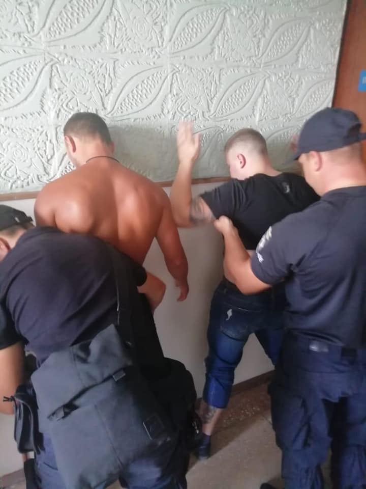 Драка между компаниями: В Кирилловке в результате драки с поножовщиной умер мужчина, еще трое ранены