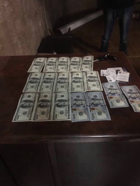 Главу экологической комиссии Киевского облсовета задержали на взятке в 10 тыс. долларов