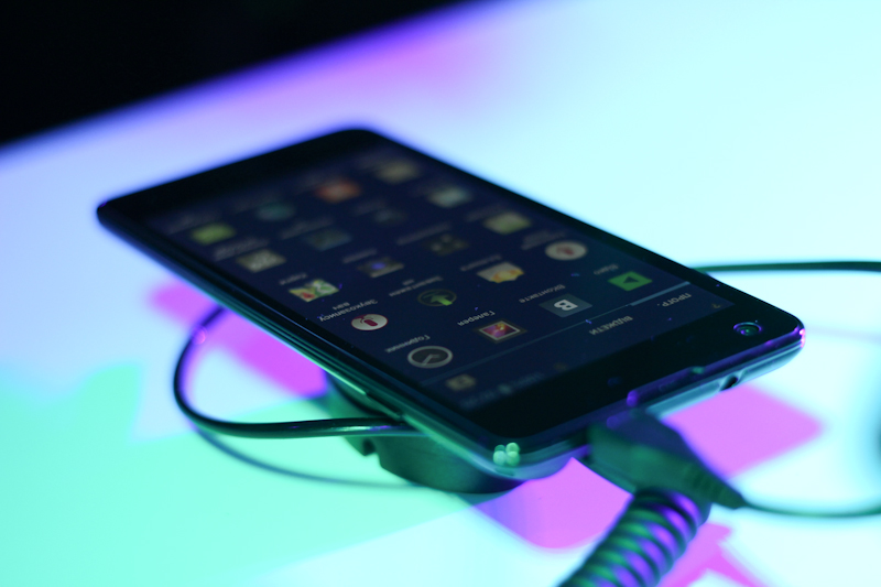 Impression ImSmart S471: чего стоила смартфону суперлегкость
