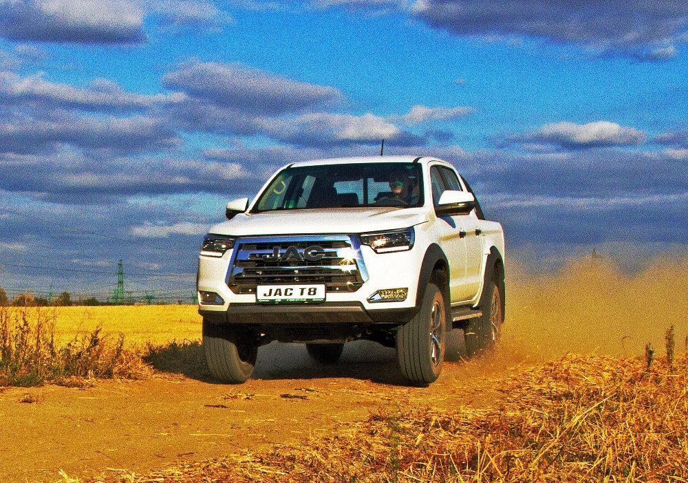 Китайский пикап JAC T8: первый украинский тест