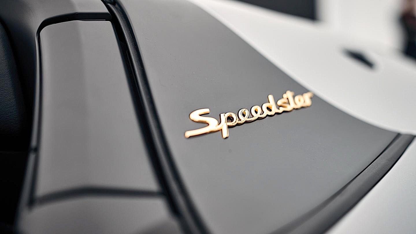 Компания Porsche выпустит спорткар 911 Speedster с позолотой (ФОТО)