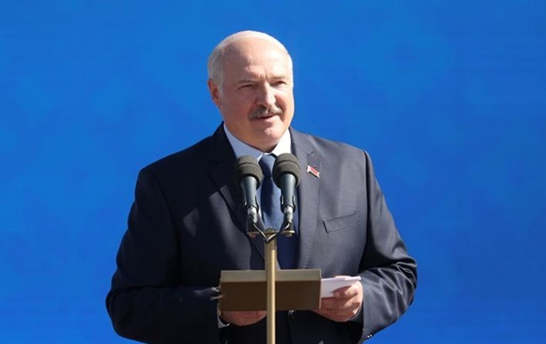Лукашенко пригласил Зеленского в Беларусь
