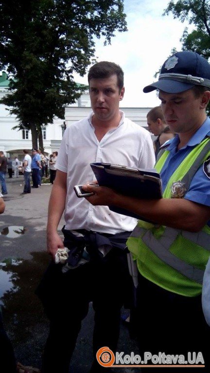 Мэр Полтавы на автомобиле сбил четырех человек во время конфликта во дворе горсовета