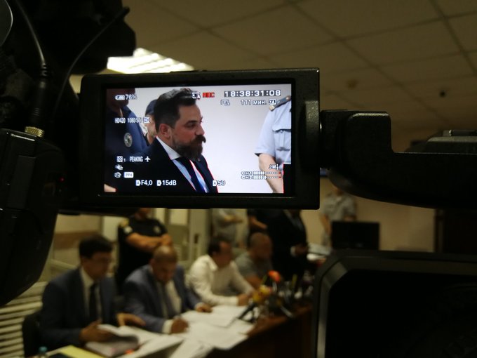 Меру пресечения владельцу сгоревшего отеля «Токио Стар» выбирают уже почти сутки (ФОТО)