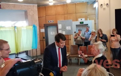 На главу Слуги народа напала пенсионерка