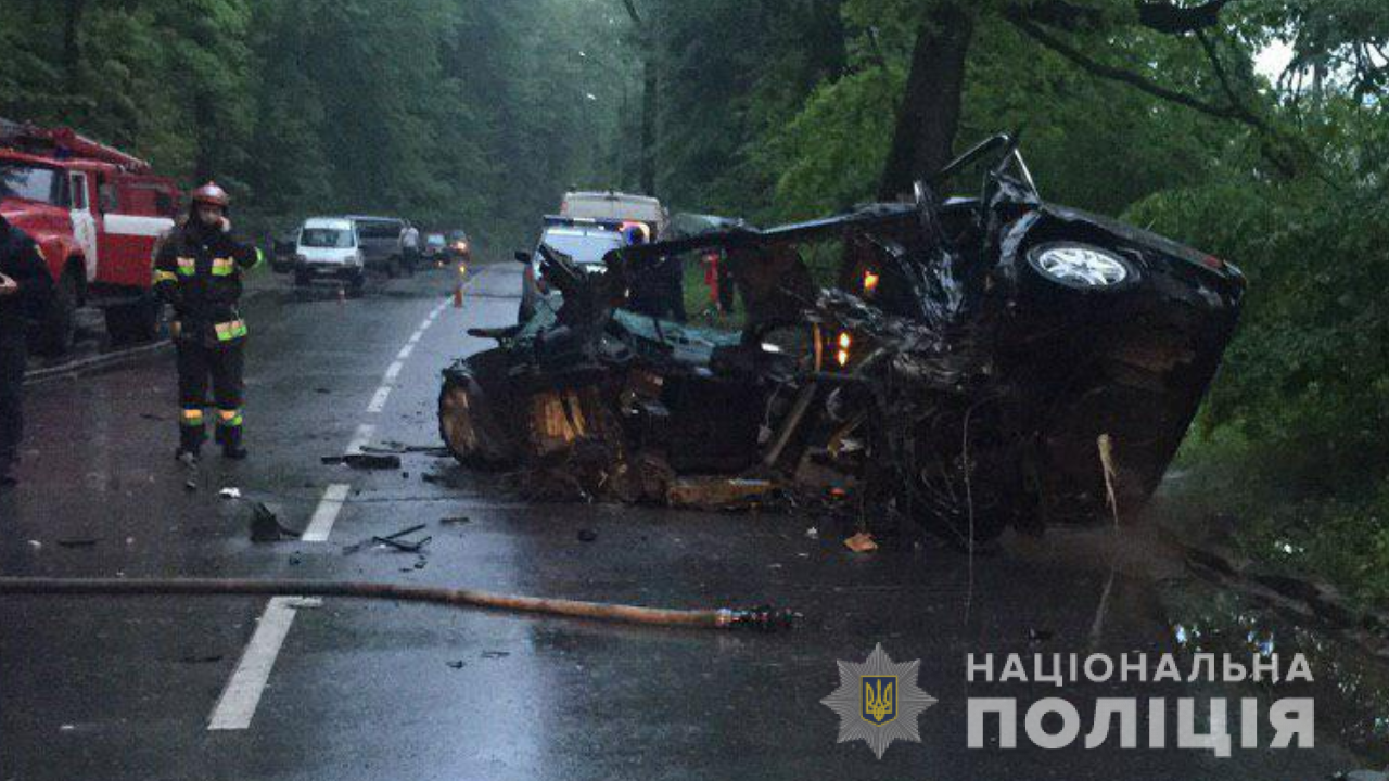 На Львовщине в смертельной аварии погибли два человека (ФОТО)