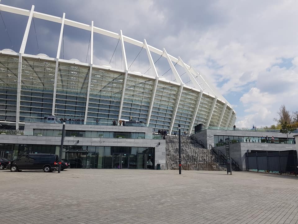 На Олимпийском завершили подготовку к дебатам: Фото и видео изнутри стадиона