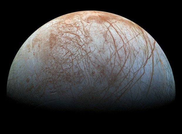 На спутниках Юпитера и Сатурна нашли условия для существования жизни, - NASA