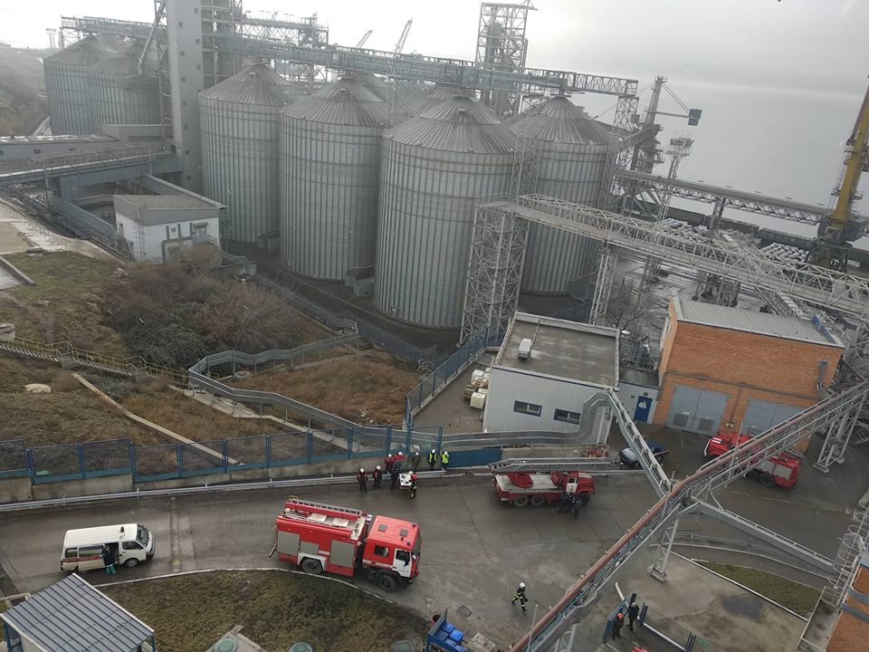 На территории Николаевского морского порта произошел пожар