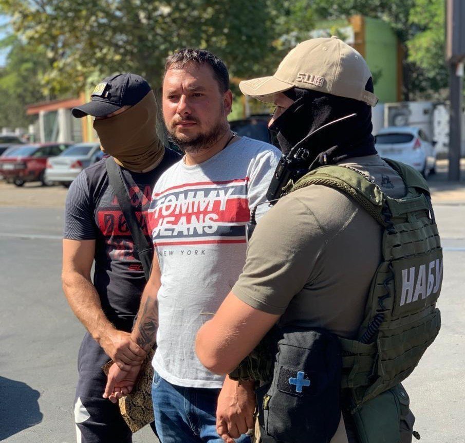 НАБУ на крупной взятке задержало главу Службы автодорог Николаевщины (ФОТО)