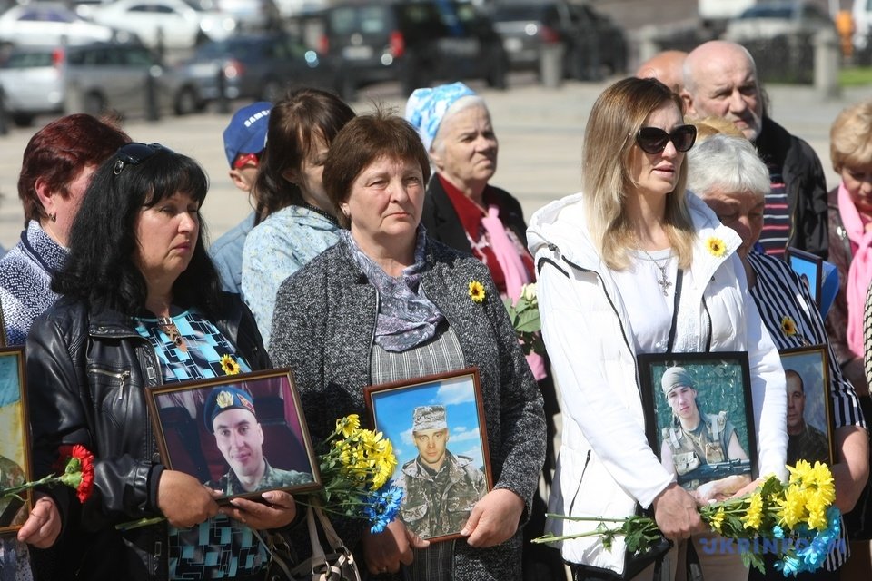 Нападение на отель в Пакистане, президентские выборы в Литве и горькое шествие матерей в Украине: Главное за выходные