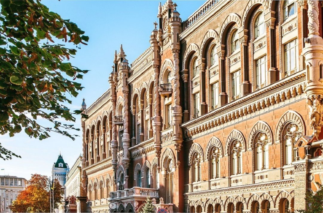 НБУ не будет ориентироваться на заложенный в бюджет курс валют
