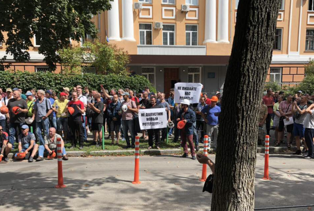 Объективных причин для протестов ферросплавщиков нет, митинговать не о чем — Кухар