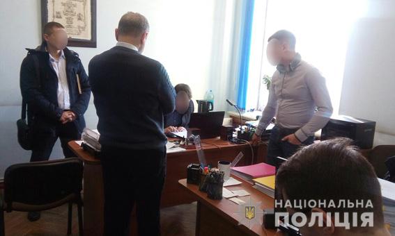 Обыски в департаменте Николаевского горсовета: Чиновников подозревают в хищении при ремонте спортшколы