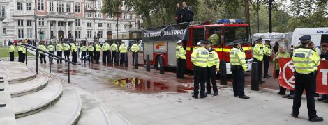 Он чужак: возмущенные жители Элисты вышли на протест из-за назначения мэром экс-главаря ДНР