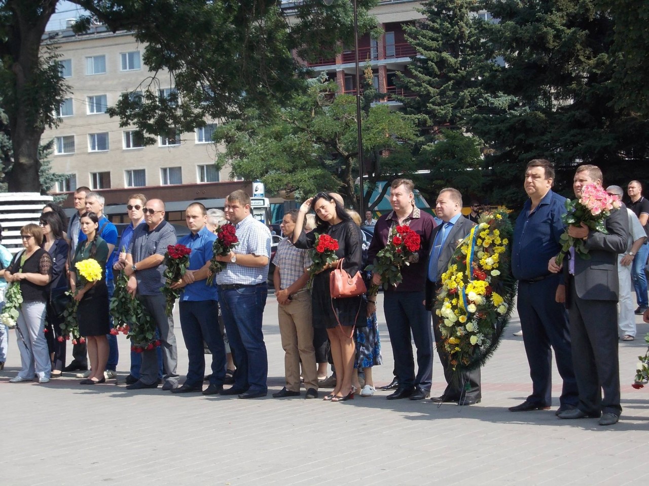 Панихида по Игорю Еремееву в соборе завершилась, прощание продолжается в Волынском драмтеатре
