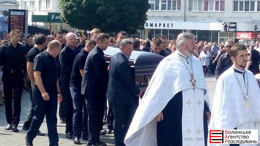 Панихида по Игорю Еремееву в соборе завершилась, прощание продолжается в Волынском драмтеатре