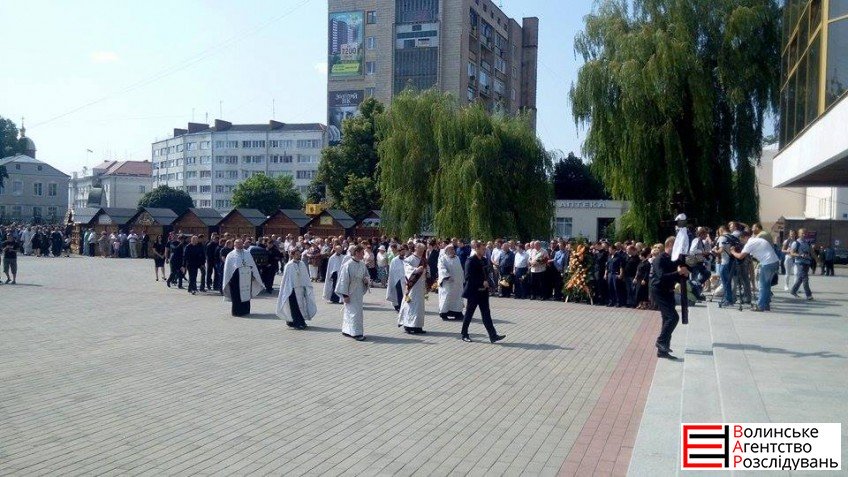 Панихида по Игорю Еремееву в соборе завершилась, прощание продолжается в Волынском драмтеатре