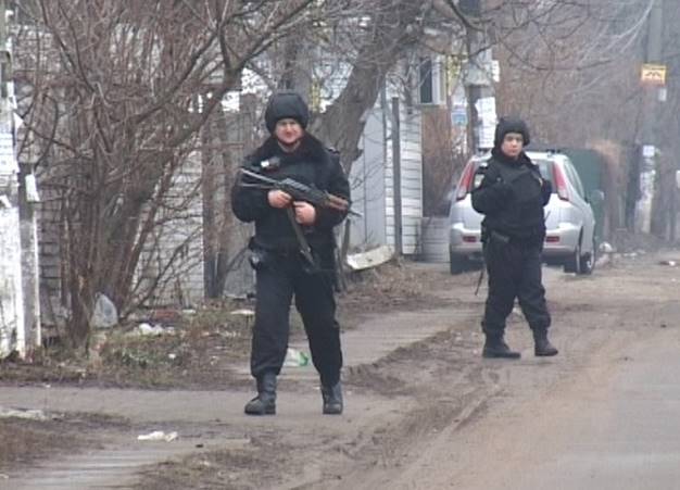 Полиция до сих пор не задержала вооруженного угонщика маршрутки в Киеве