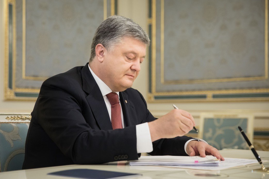 Порошенко назначил нового члена Нацсовета по радио и ТВ