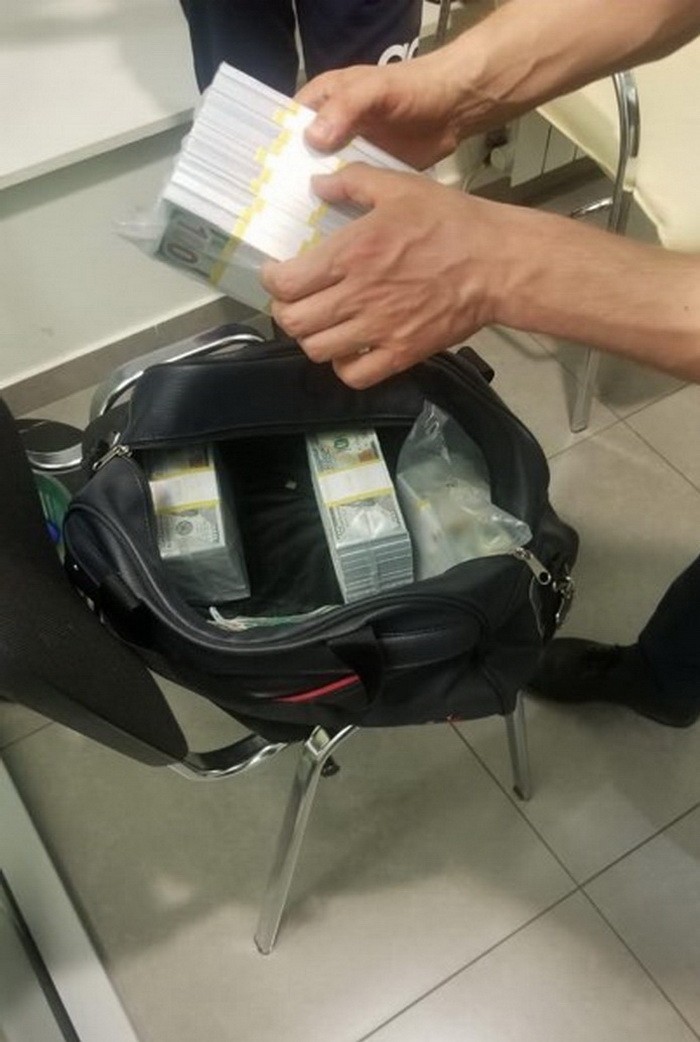 Правоохранители задержали банду рейдеров, которые захватили гранитные карьеры в двух областях (ФОТО)