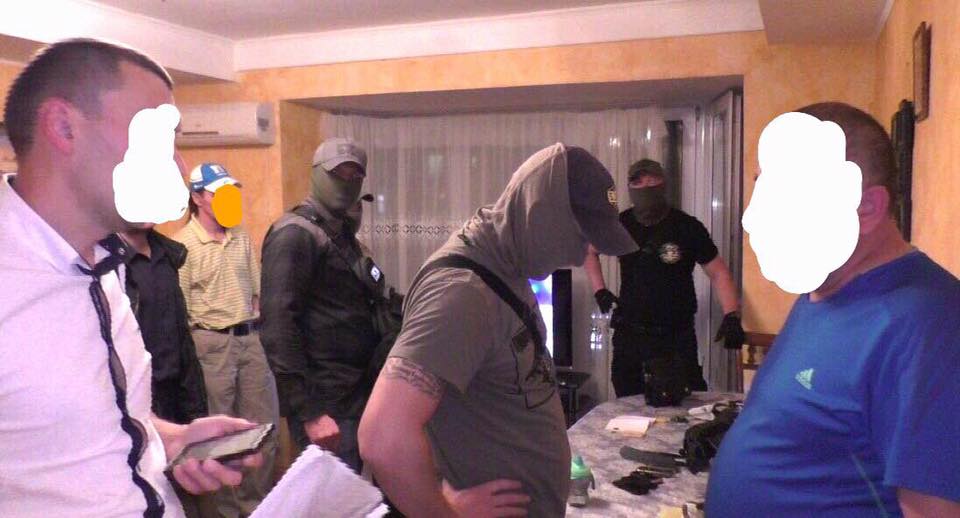 Прокуратура задержала банду, пытавшуюся похитить и вывезти в РФ мужчину за 17 млн долларов, - Луценко