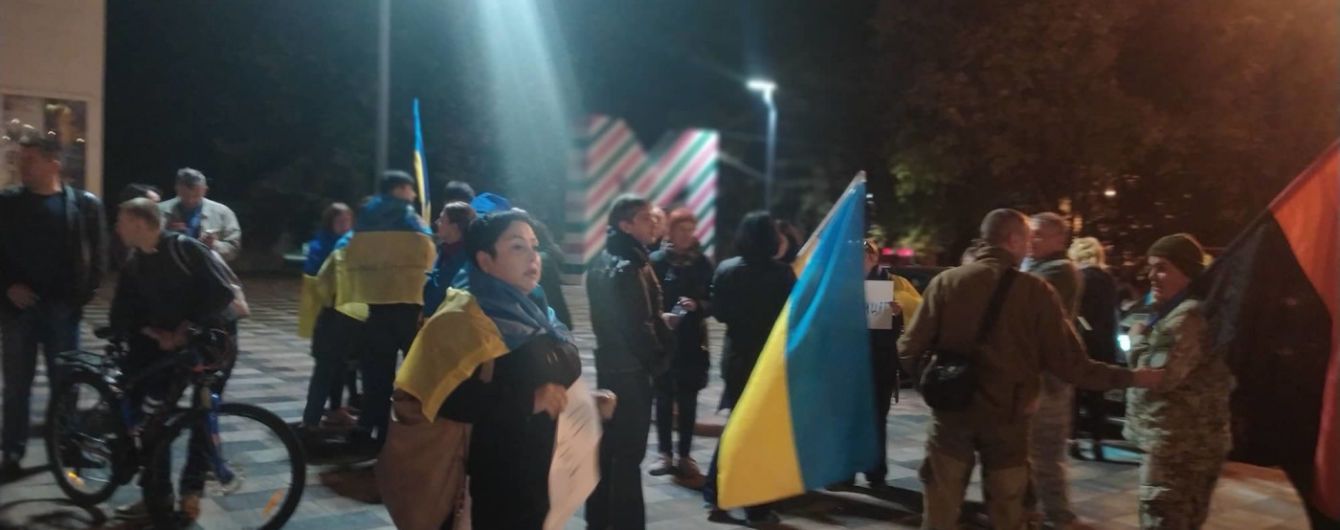 Протести проти формули Штайнмаєра, збільшення кількості жертв вейпінгу у США. П'ять новин, які ви могли проспати
