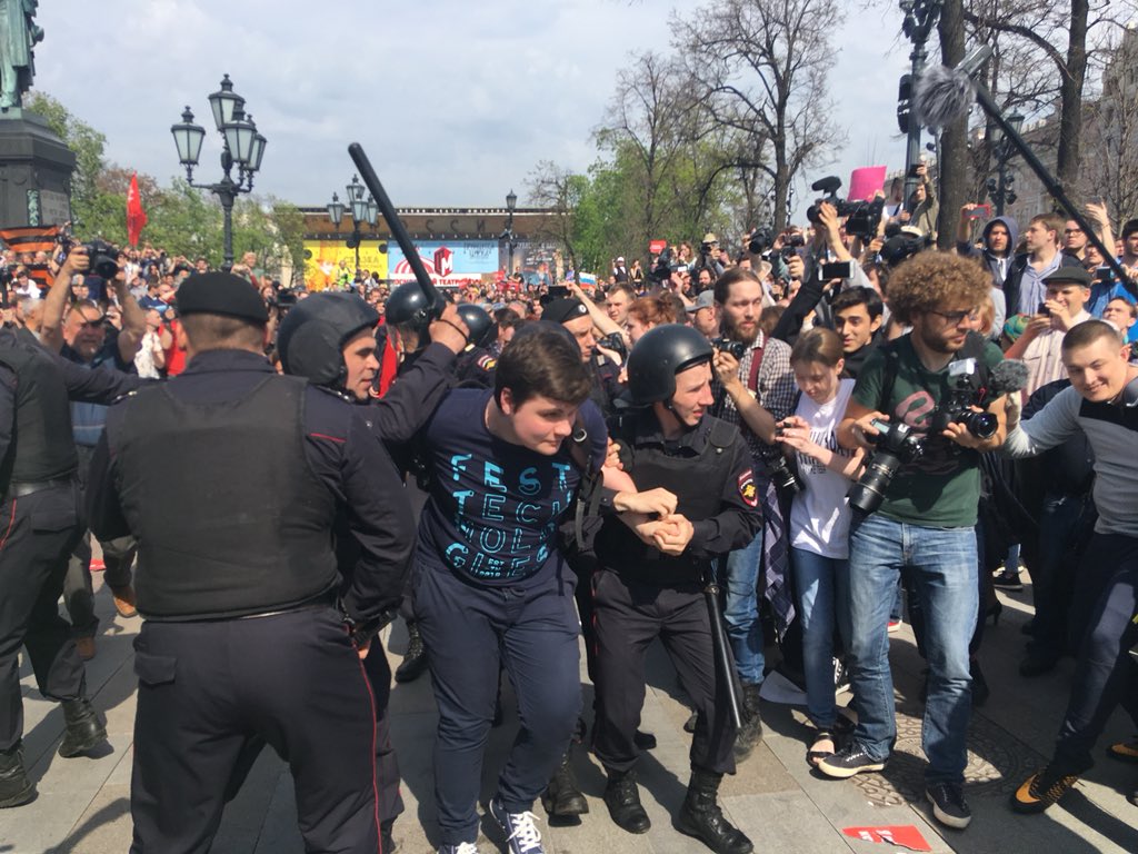 Протесты в России, обострение ситуации на Донбассе и открытие Евровидения-2018: Главное за выходные